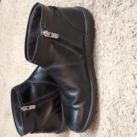 Birkenstock Bennington Leather Zip Up Ankle Booties in Black - Picture 6 of 16
